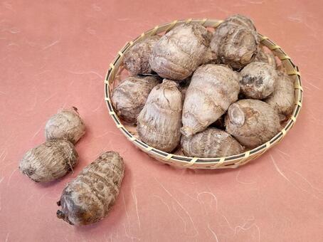 里芋_和紙バック_8 秋,野菜,里芋の写真素材