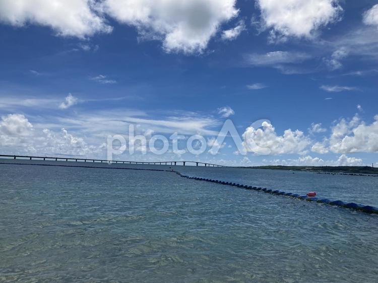宮古島サンセットビーチからの景色 海,空,自然の写真素材