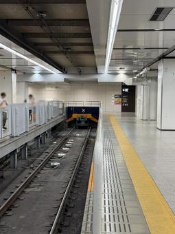 新宿駅　京王八王子線　ホーム 乗り物,新宿駅,京王八王子線の写真素材