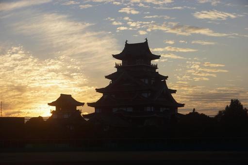 夕暮れと城 夕暮れと城の写真
