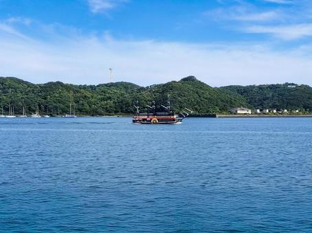まどが浜海遊公園より 遊覧船サスケハナ まどが浜海遊公園より 遊覧船サスケハナ まどが浜海遊公園,黒船,サスケハナの写真素材