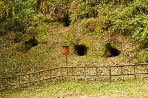 吉見町の横穴式古墳群 古墳,風景,自然の写真素材