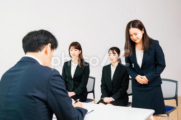 企業面接・就職活動（挨拶・お辞儀） 面接,就職活動,面談の写真素材