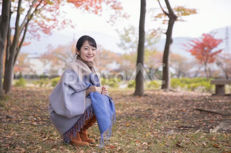 紅葉狩り・秋の訪れを感じる女性 紅葉,秋,女性の写真素材