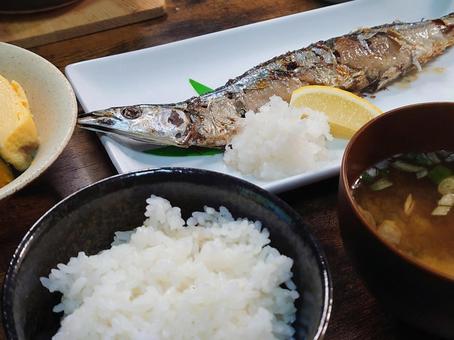 秋の食卓 秋の食卓 和食,和定食,ごはんの写真素材