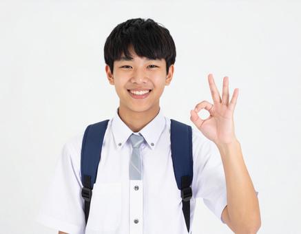 OK!のサインをする男性 OK!のサインをする男性の写真