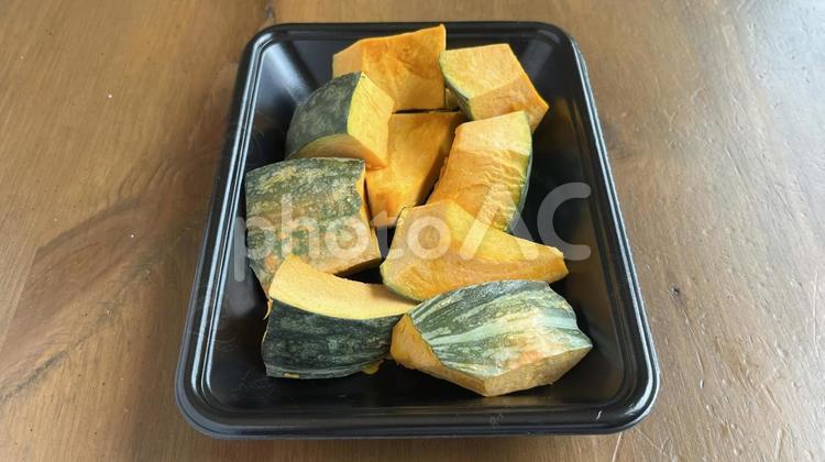 かぼちゃ（タテ、斜め、カット済み） かぼちゃ,南瓜,野菜の写真素材