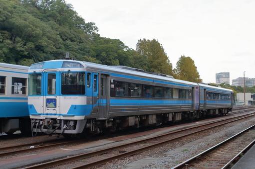 JR徳島線、キハ185系、特急剣山号 jr,jr四国,徳島線の写真素材