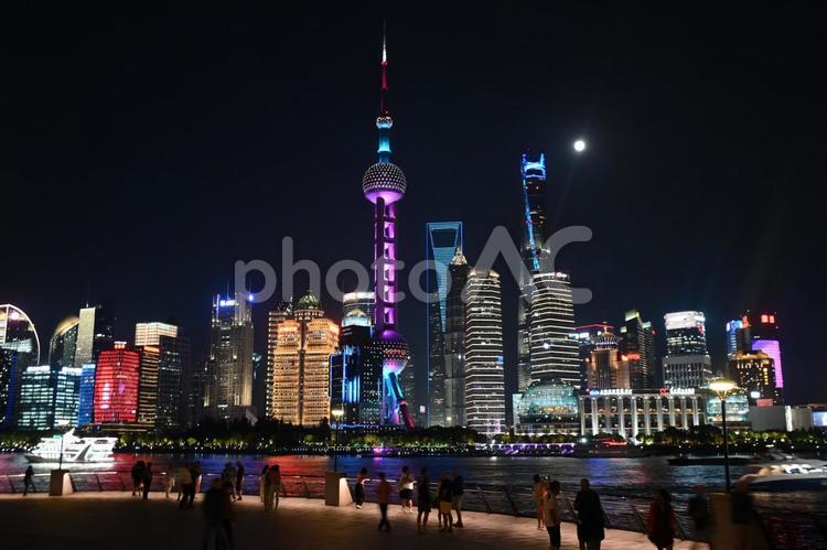 上海夜景・北外灘から眺める東方明珠 上海,夜景,外灘の写真素材