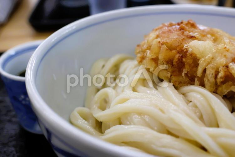 さぬきうどん店のとり天ざるうどん 背景,とり天,ざるうどんの写真素材