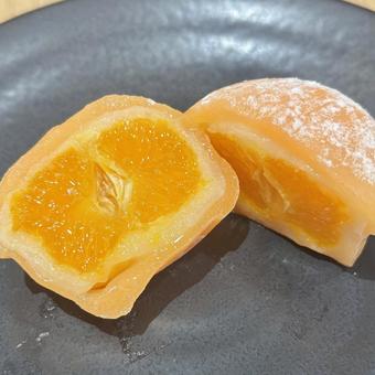 切ったみかん大福 切ったみかん大福 みかん,みかん大福,大福の写真素材