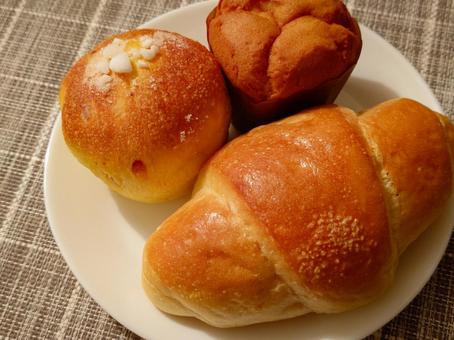 菓子パンいろいろ2 パン,盛り合わせ,ロールパンの写真素材