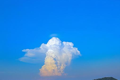 真夏の入道雲 真夏の入道雲 積乱雲,入道雲,夏の空の写真素材