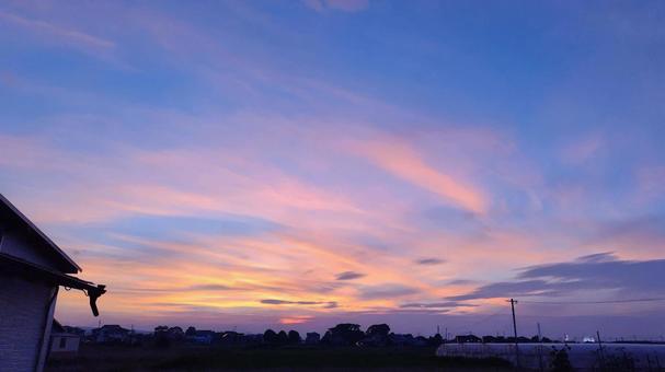夕暮れに染まる美しい空 夕暮れに染まる美しい空の写真