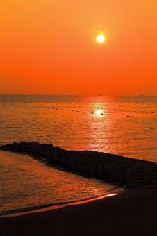 夕やけの播磨灘 11月,夕方,夕やけの写真素材