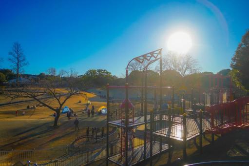 岸根公園で遊ぶ人々 岸根公園で遊ぶ人々 公園,遊具,子どもの写真素材