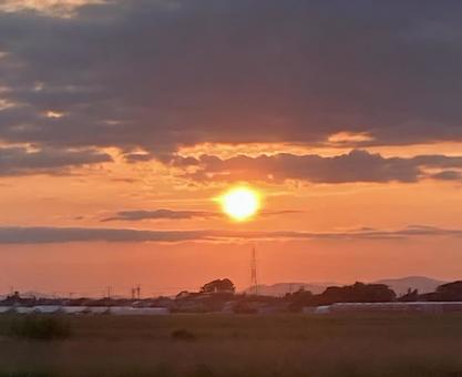 梅雨時期の夕方 梅雨時期の夕方の写真