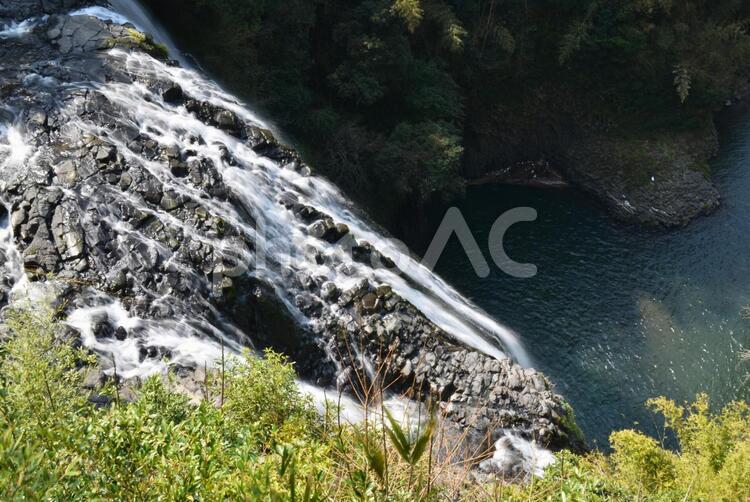 竜門の滝を上から見下ろす景色 滝,滝壺,水の写真素材