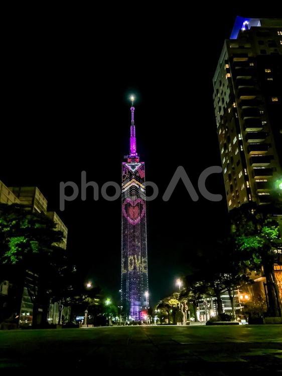 福岡タワーのバレンタイン 福岡タワー,バレンタイン,バレンタインイルミネーションの写真素材