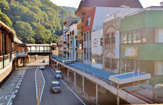 朝の箱根湯本駅前商店街 箱根,箱根湯本,箱根湯本駅の写真素材