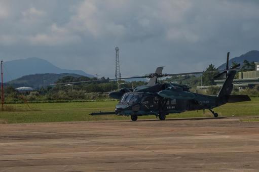 広大な空を背景にした日本・芦屋航空祭 飛行機,航空機,旅客機の写真素材