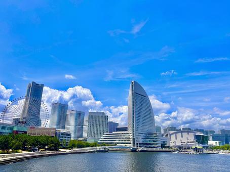 青空と横浜の景色 スカイ,海,青空の写真素材
