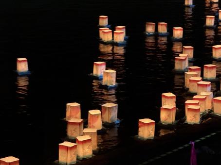 永平寺町大灯籠流しの一幕 命の灯,灯籠,灯ろうの写真素材