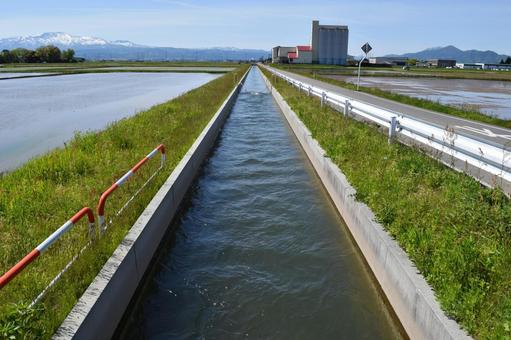 農業用水路 山形県庄内 農業用水路 山形県庄内 農業用水路,用水路,農業用水の写真素材