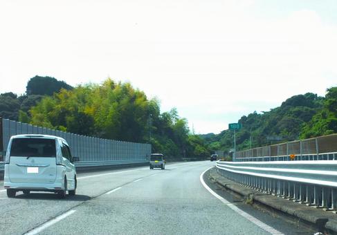深緑の季節 東名高速道路ドライブ 深緑の季節 東名高速道路ドライブの写真