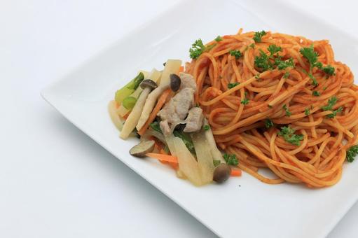 アラビアータに豚肉と大根煮を添えて パスタ,スパゲティ,アラビアータの写真素材