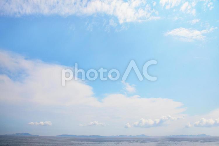 瀬戸内海の大空と海と雲 空,晴天,晴れの写真素材