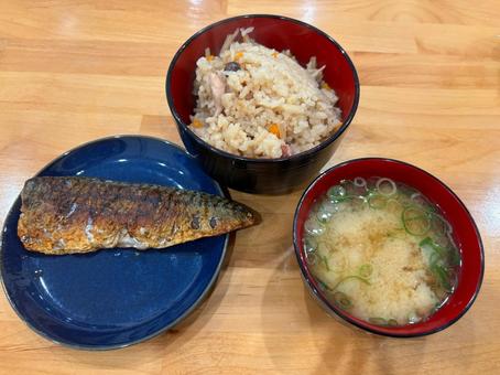 塩鯖定食 塩鯖定食 塩鯖,焼鯖,焼魚の写真素材
