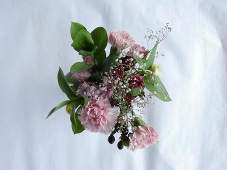 しおれゆくピンクの花束（白紙背景）中央 老い,静か,癒しの写真素材