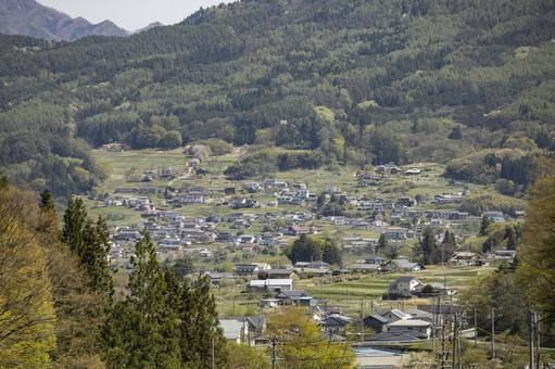 春の長野県小県郡青木村の街並み 春の長野県小県郡青木村の街並み 青木村,小県郡,長野の写真素材