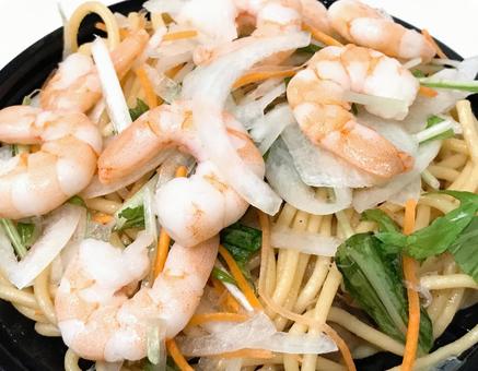 えびのトリュフ香るソースのキノコパスタ えびたっぷりトリュフ香るソース,海老,きのこパスタの写真素材