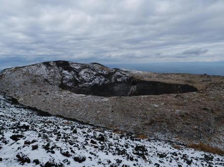 三原山 お鉢巡り 三原山 お鉢巡り 三原山,火山,お鉢巡りの写真素材