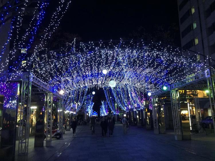 都会のクリスマスのイルミネーション 国内 No 写真素材なら 写真ac 無料 フリー ダウンロードok