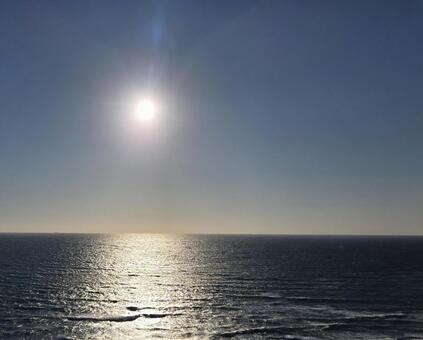 御前崎に沈む太陽 海,キラキラ,空の写真素材