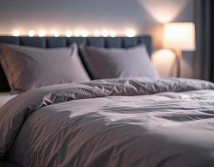 ホテルのダブルベッドと枕の写真