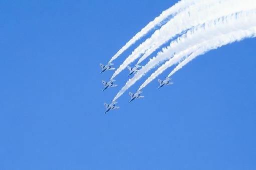 ブルーインパルス ブルーインパルス,tー4,航空自衛隊の写真素材