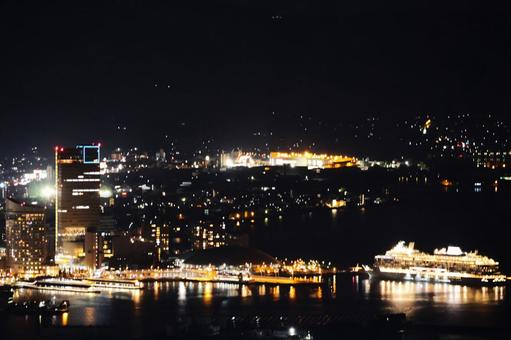 8月下旬の屋島山上からの高松市街地の夜景 8月下旬の屋島山上からの高松市街地の夜景の写真