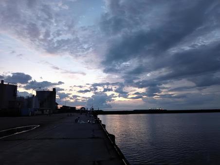 夜明け 夜明け 夜明け,朝マズメ,朝焼けの写真素材