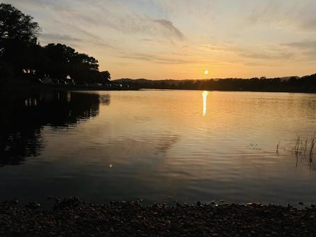 沼の夕日 沼の夕日の写真