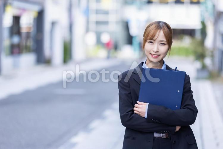 笑顔のビジネスウーマン　Business ビジネス,女性,スーツの写真素材