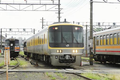 キヤ141 試運転 ディーゼルカー キヤ141 試運転 ディーゼルカー 鉄道,電車,線路の写真素材