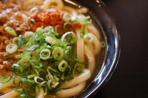 さぬきうどん店の辛味噌うどん 辛味噌,うどん,ネギの写真素材