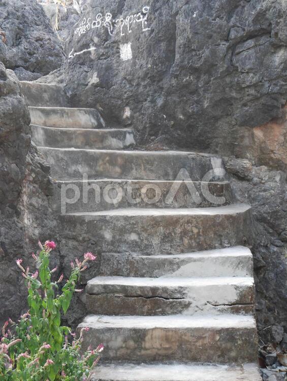 タイ　山　階段　寺 おすすめ,シンプル,タイの写真素材