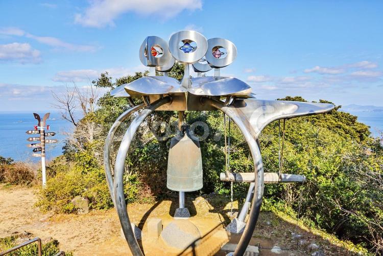 権現山展望公園　発起の鐘 発起の鐘,まごころの鐘,平和の鐘の写真素材