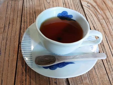 紅茶～ティーカップと木のスプーン 紅茶,飲み物,hotドリンクの写真素材