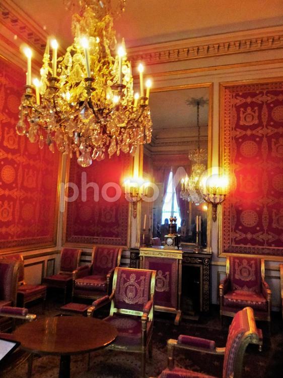 フォンテーヌブロー宮殿の風景41 フォンテーヌブロー,シャンデリア,フランスの写真素材